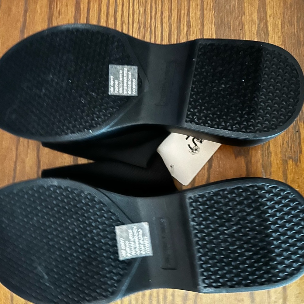 Sincerely Jules Black Sandals - Picture 2 of 2